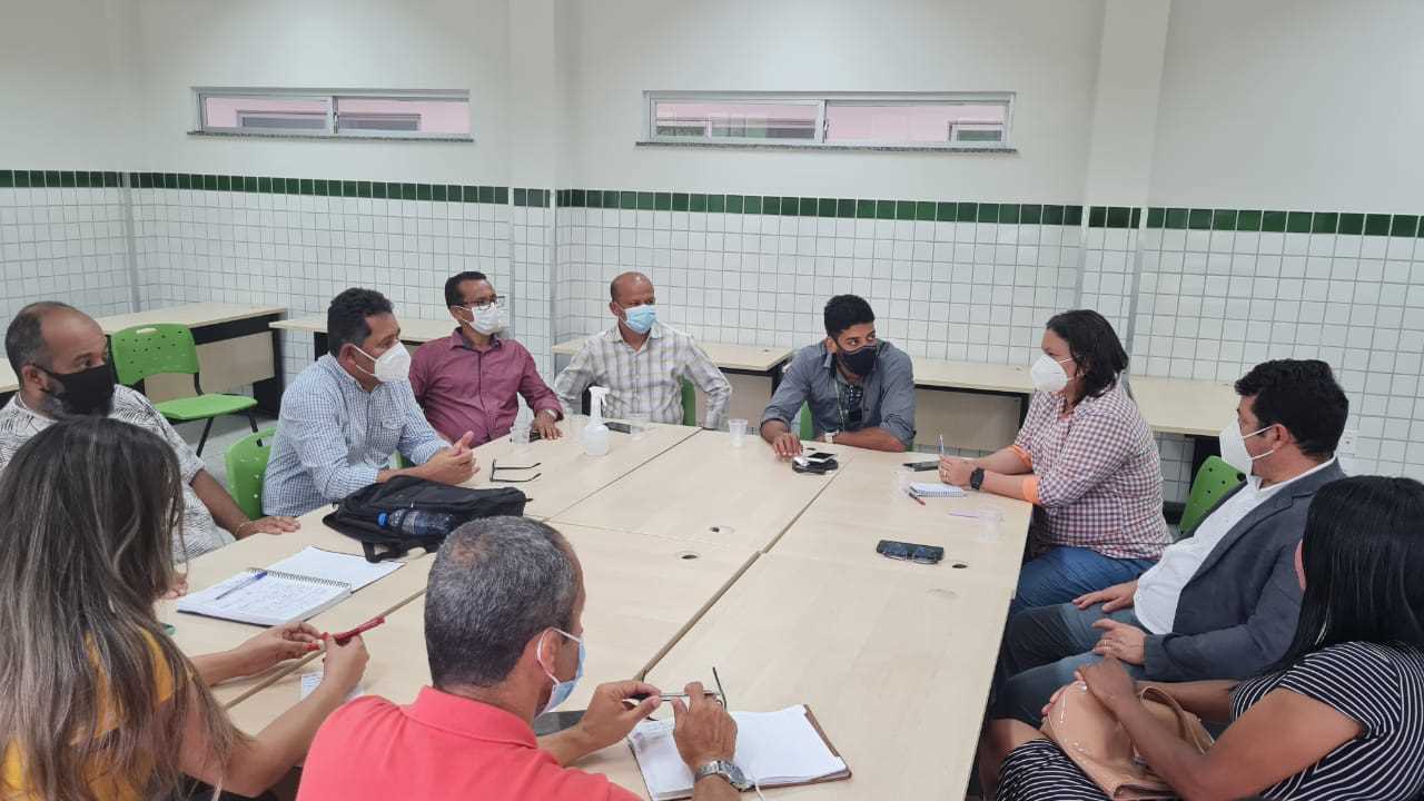 Camacã: Prefeito Paulo do Gás participa de reunião para discutir o funcionamento do IFBA
